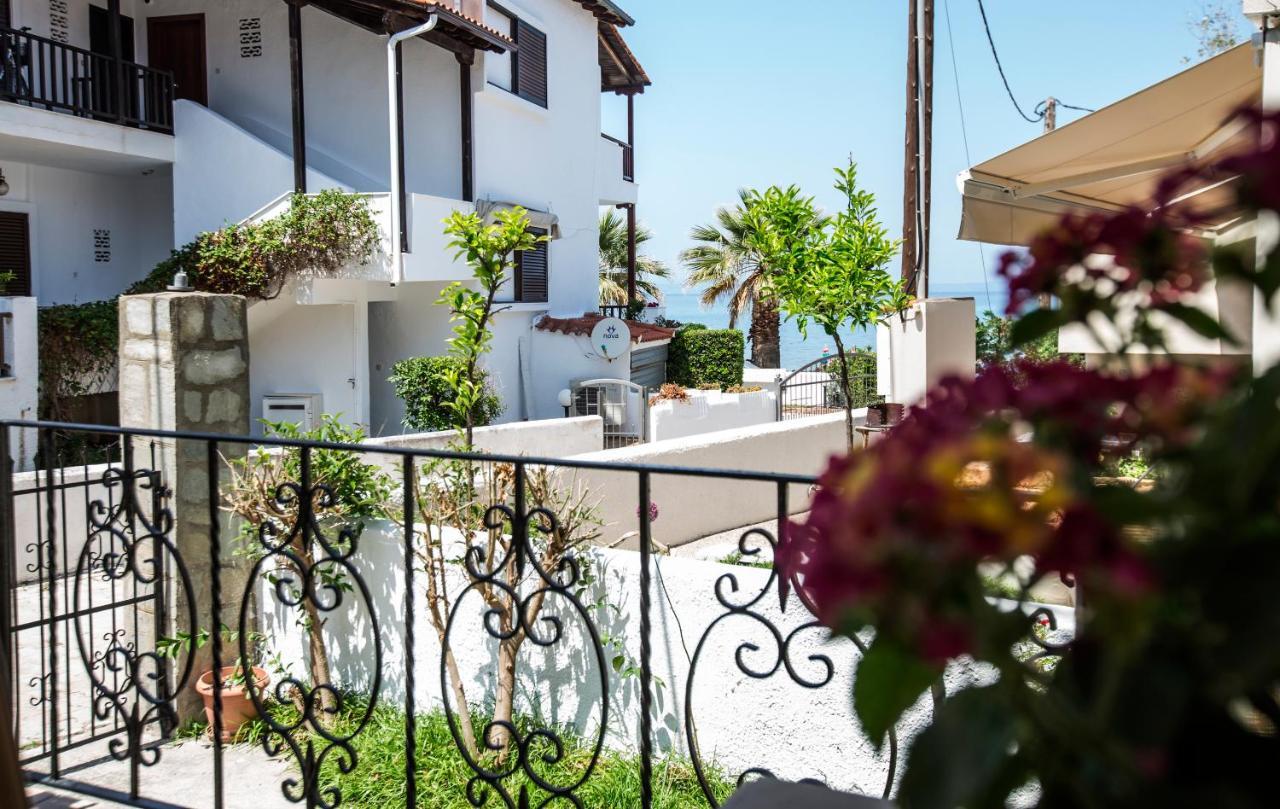Beachfront Deluxe Apt. Pefkochori Luaran gambar