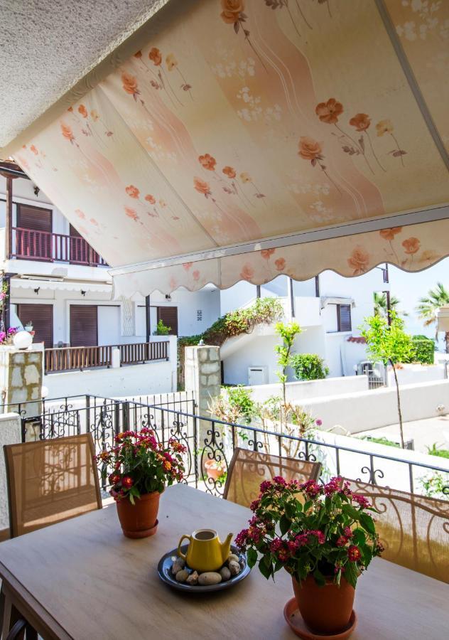 Beachfront Deluxe Apt. Pefkochori Luaran gambar